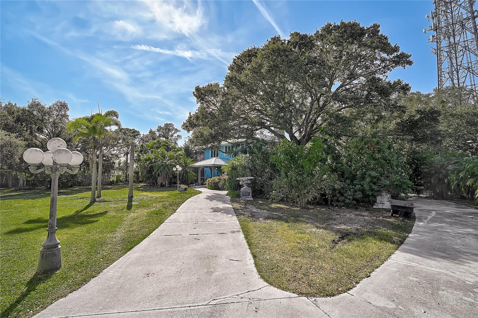 Image 4 of 51 For 678 Faith Avenue