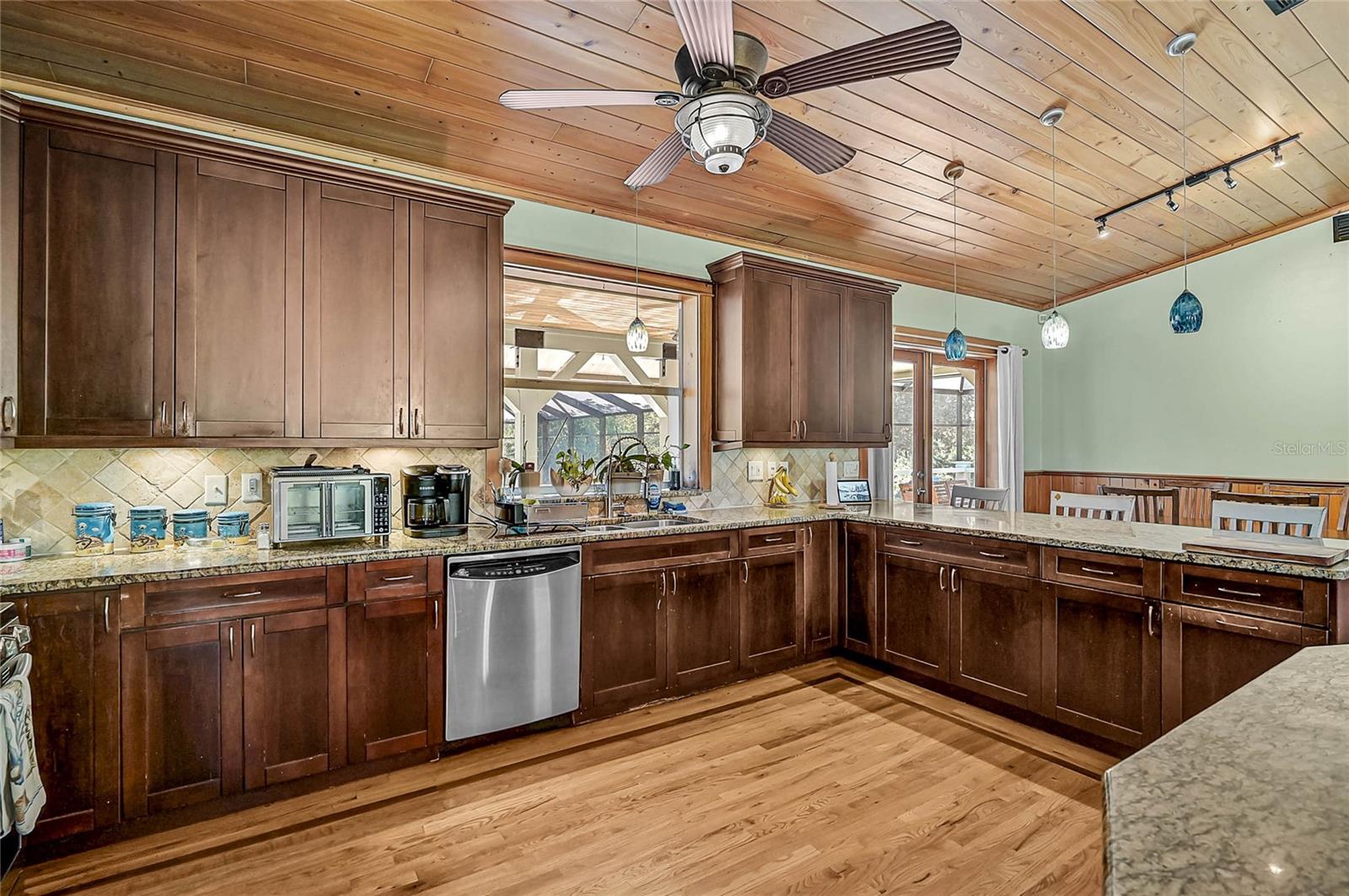 Image 6 of 51 For 678 Faith Avenue