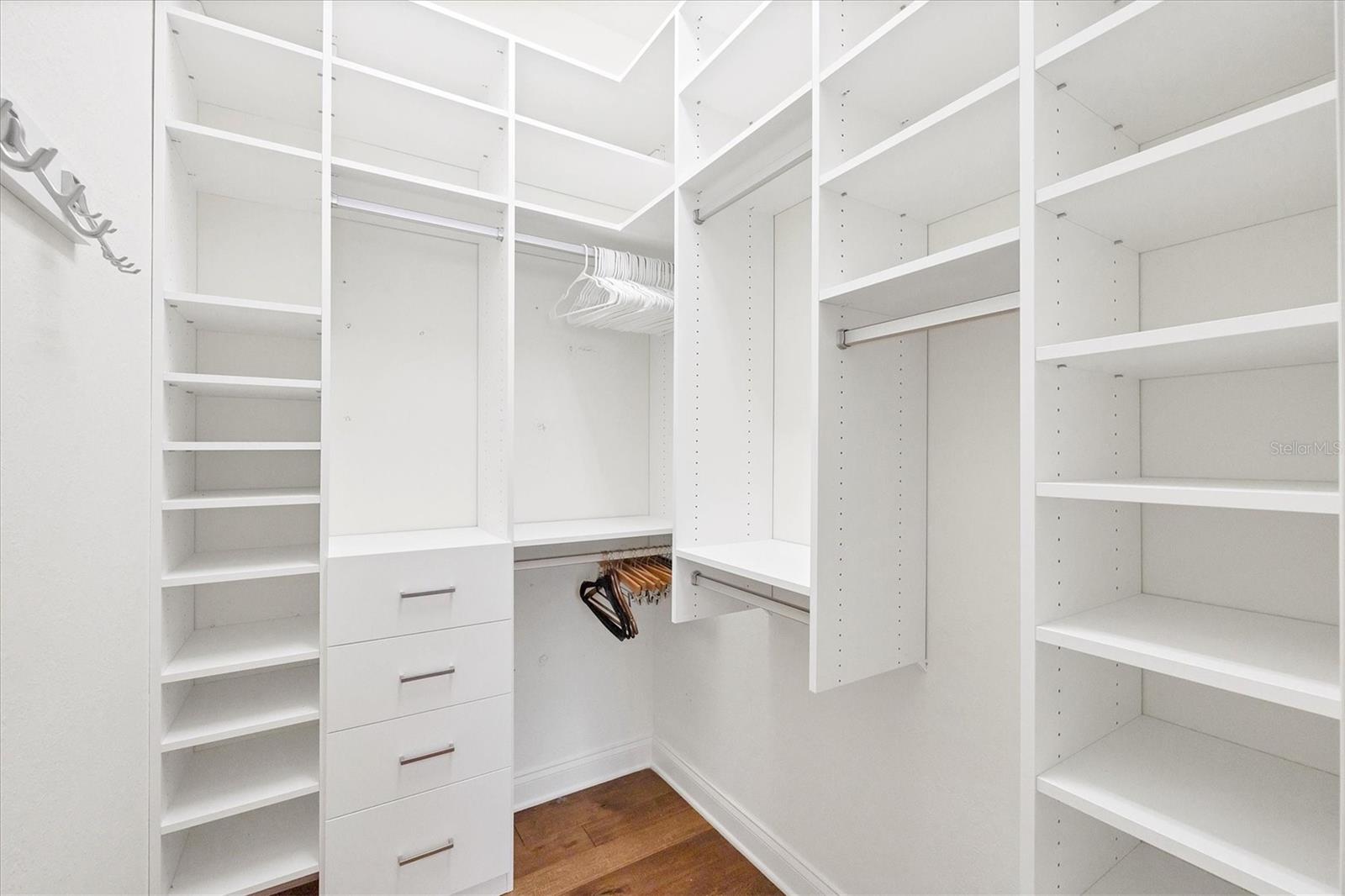 Image 22 of 70 For 455 Nokomis Avenue S 455