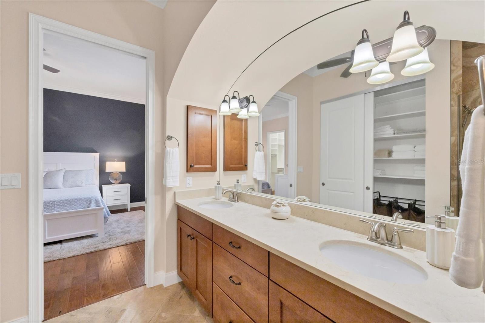 Image 25 of 70 For 455 Nokomis Avenue S 455