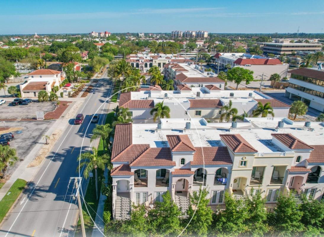 Image 3 of 70 For 455 Nokomis Avenue S 455