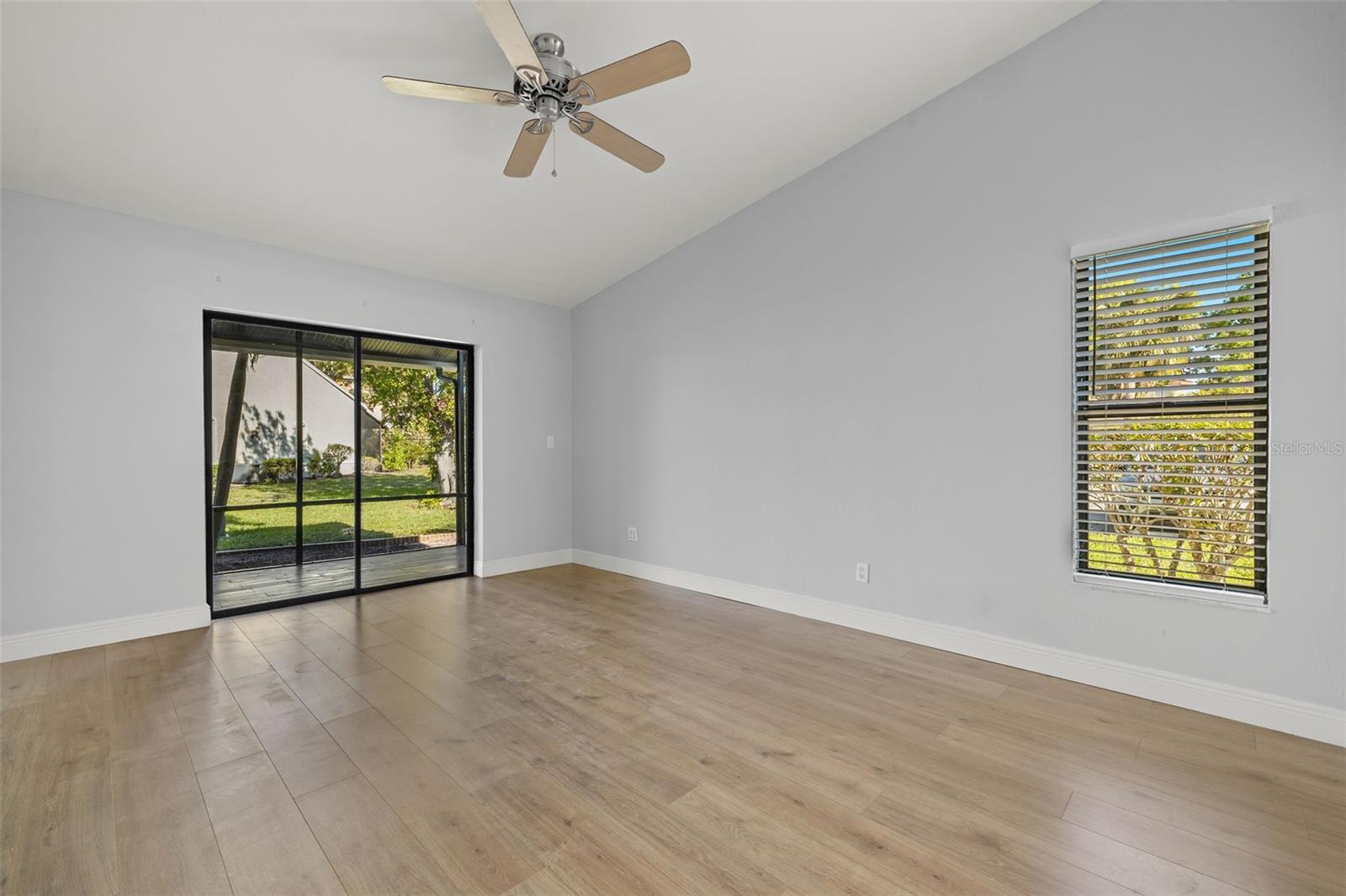 Image 23 of 34 For 1518 Courtyards Lane 197