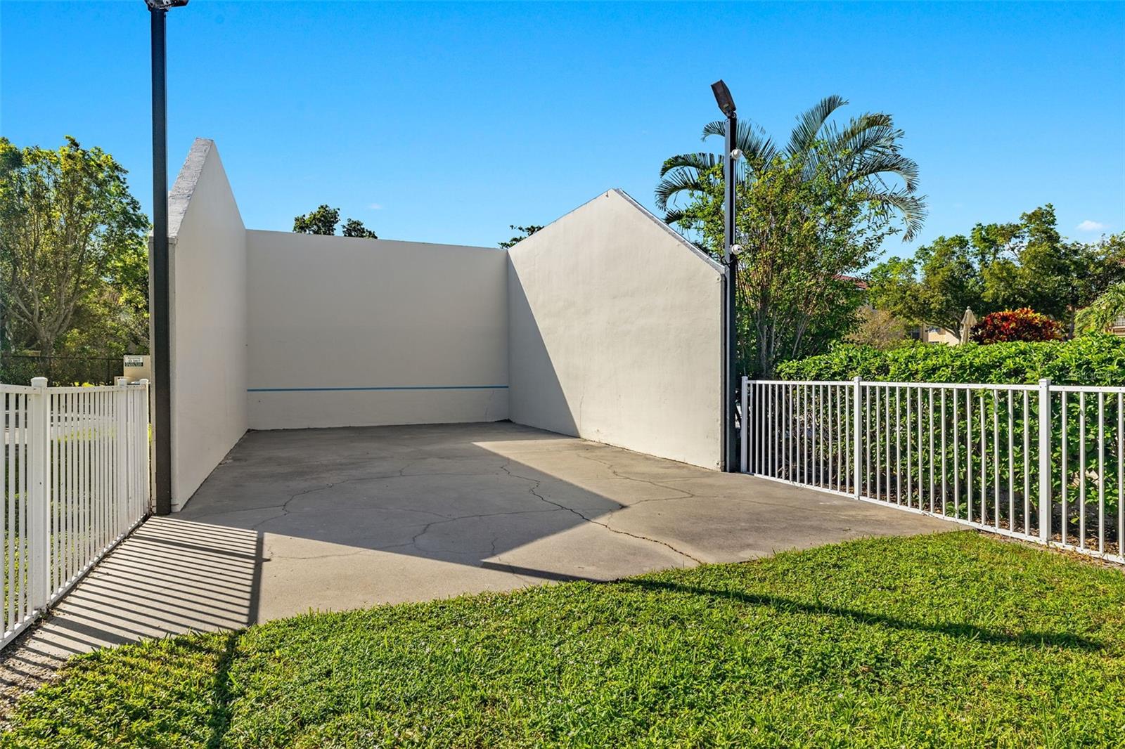 Image 34 of 34 For 1518 Courtyards Lane 197