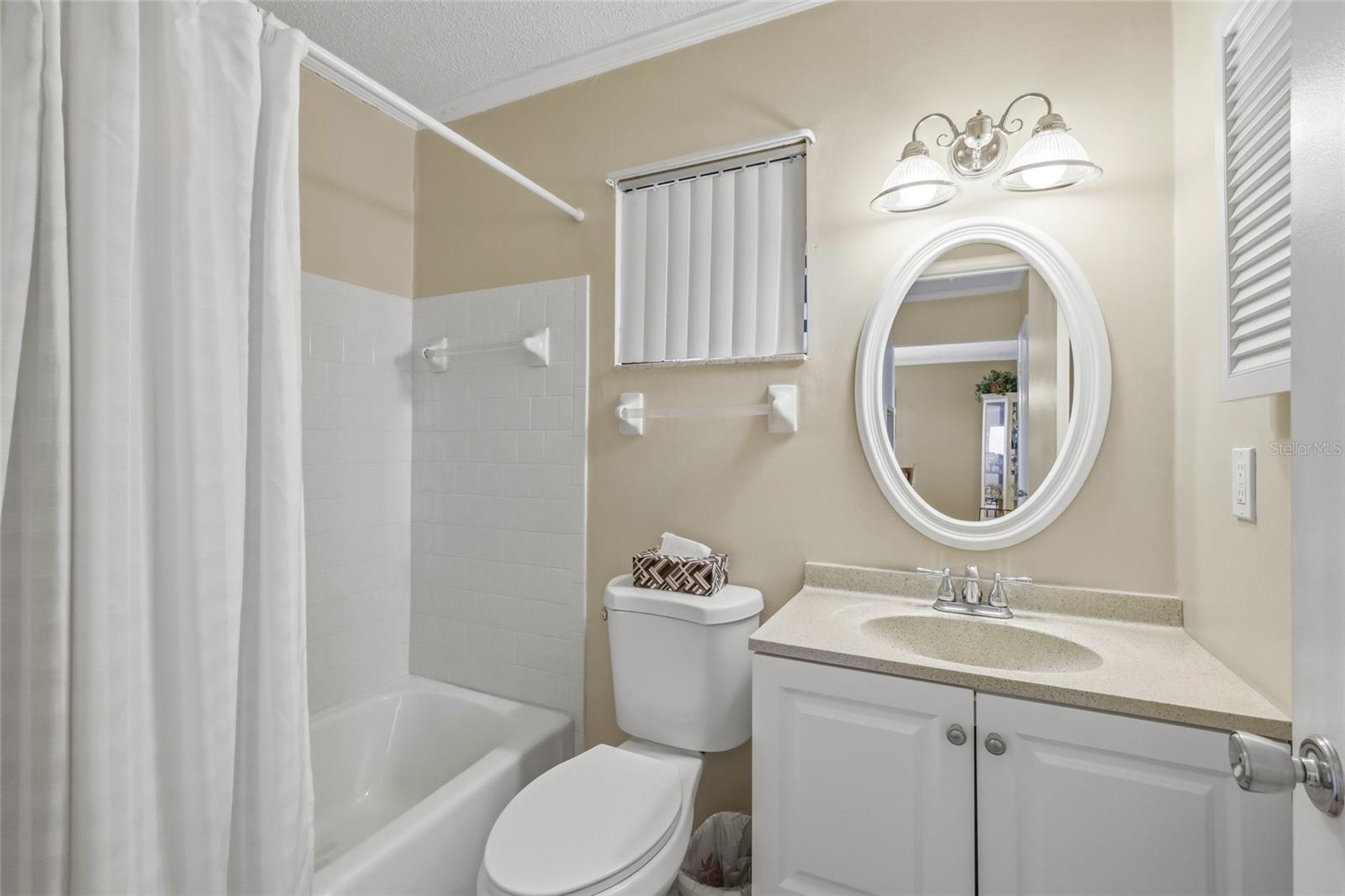 Image 22 of 35 For 3839 Lake Bayshore Drive H516