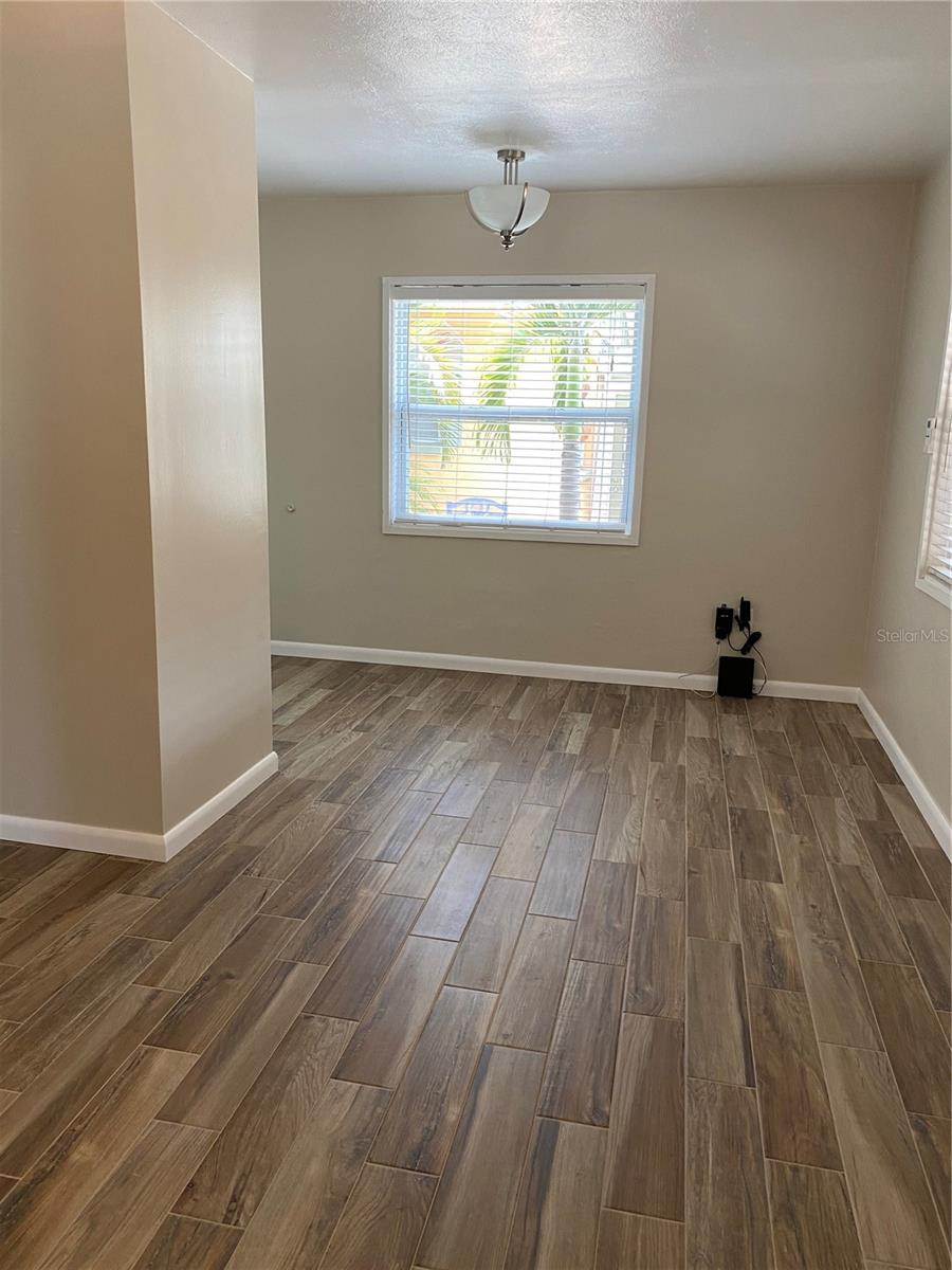 Image 14 of 30 For 503 Osprey Avenue