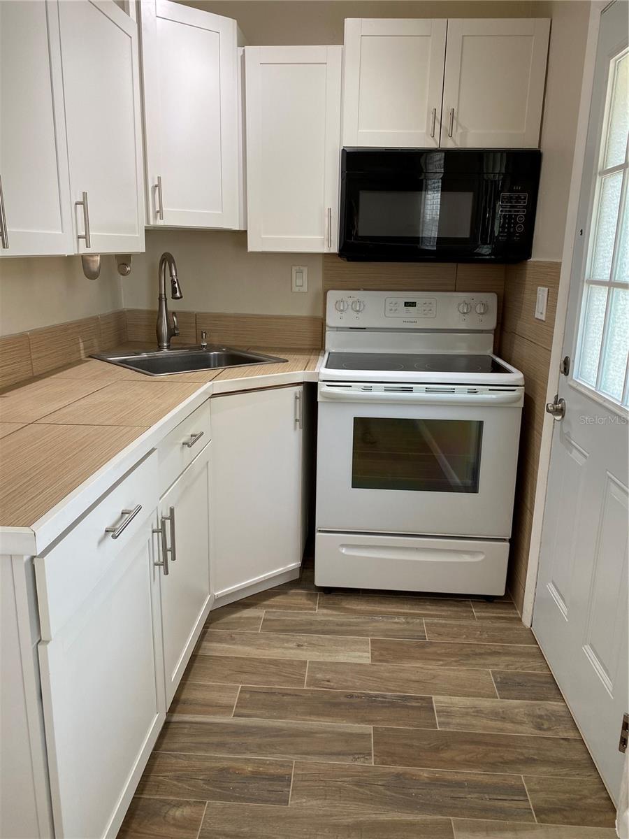 Image 16 of 30 For 503 Osprey Avenue