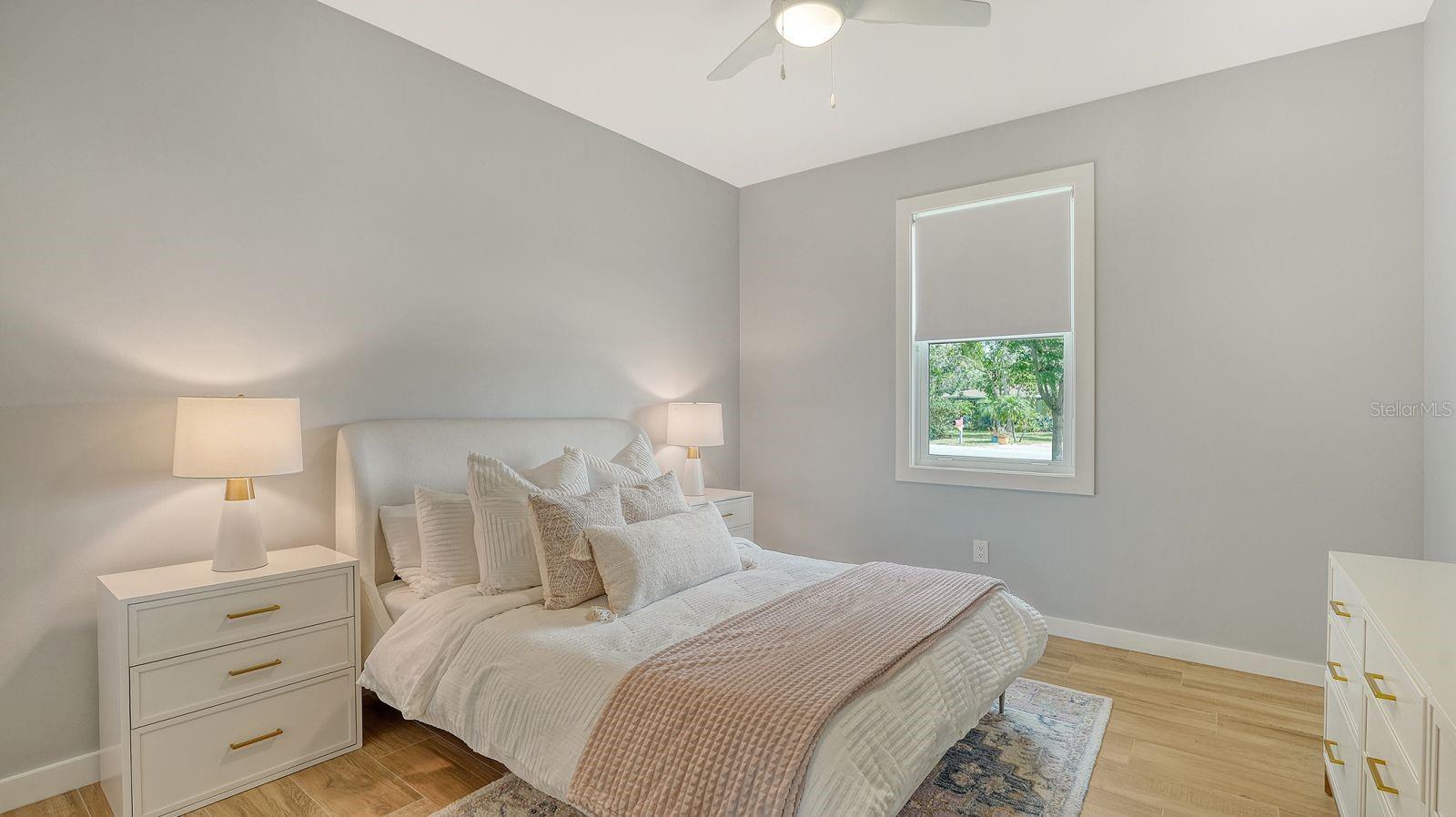 Listing photo id 15 for 6136 Hollywood Boulevard