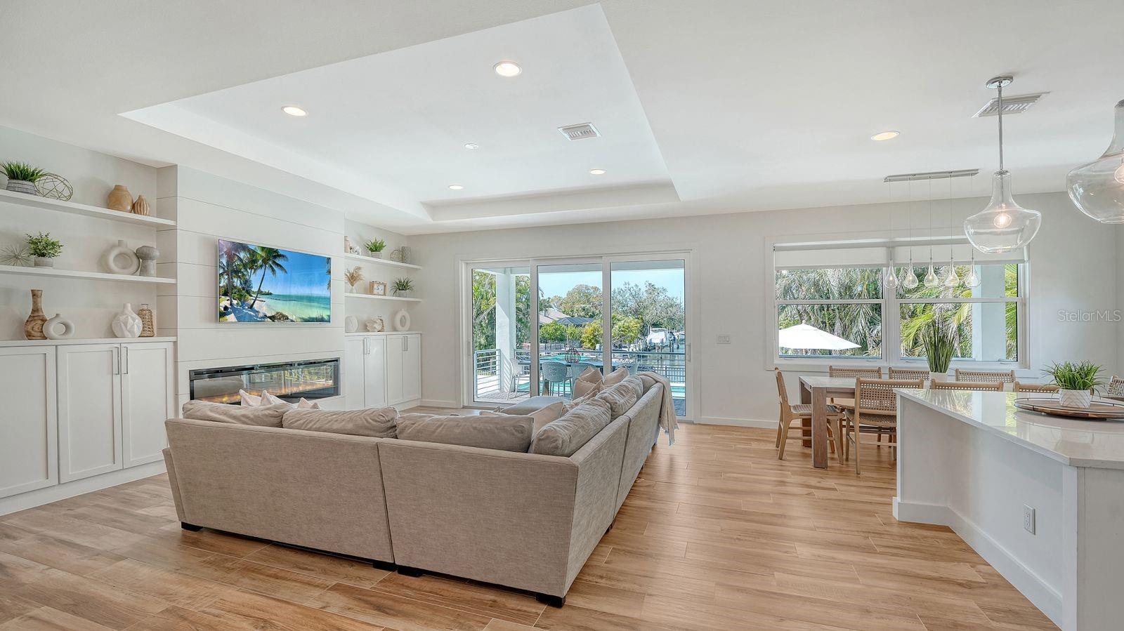 Listing photo id 4 for 6136 Hollywood Boulevard