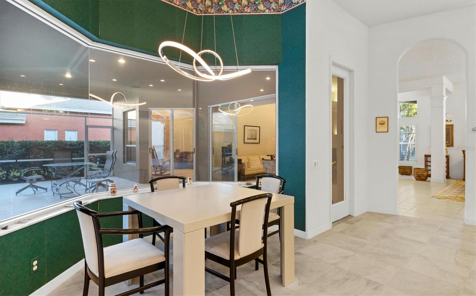 Image 10 of 39 For 8576 Woodbriar Drive