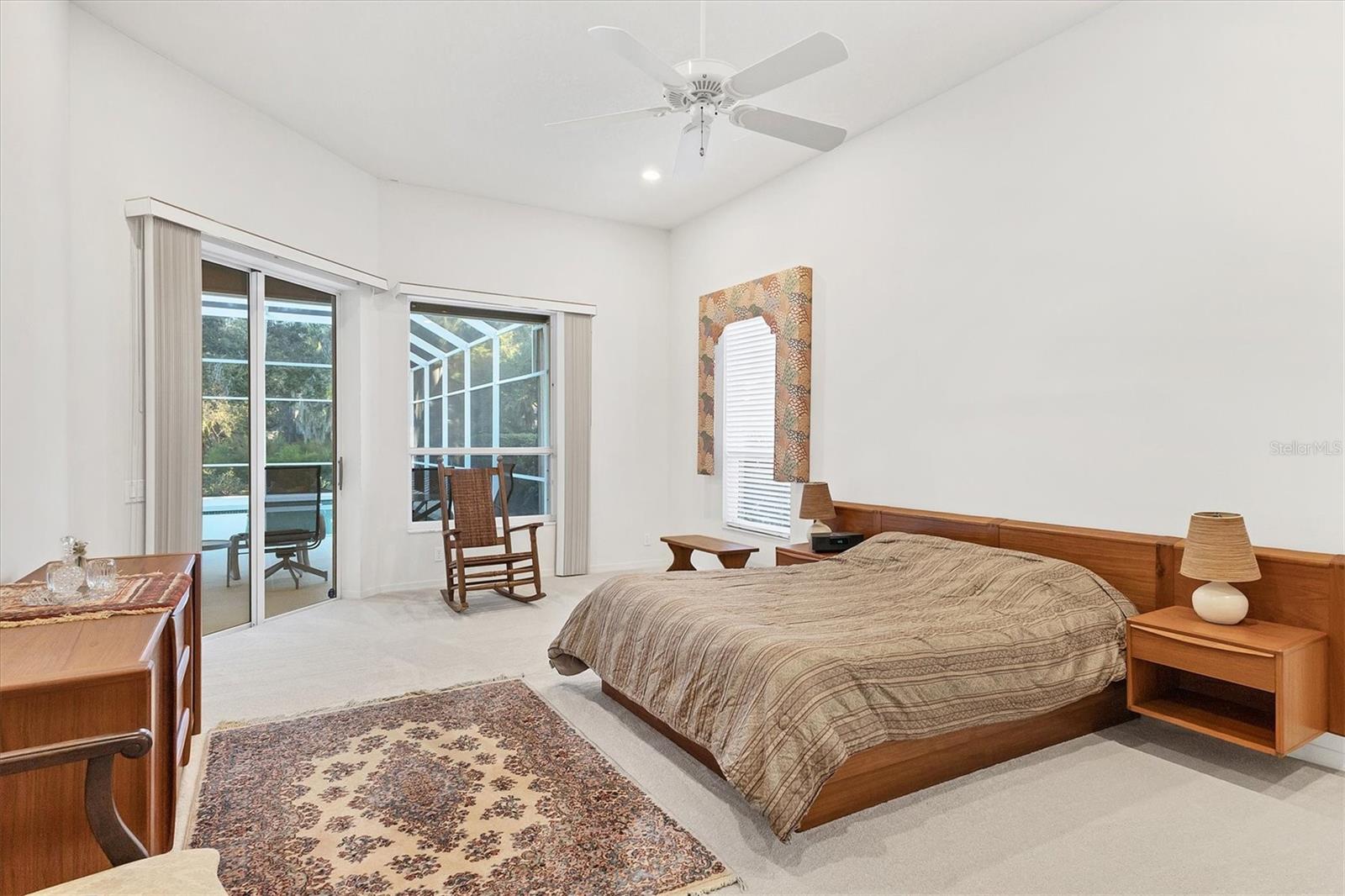 Image 15 of 39 For 8576 Woodbriar Drive