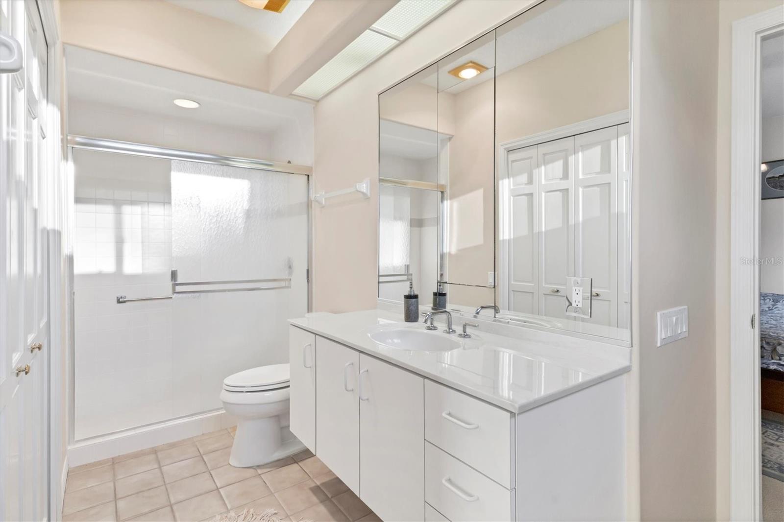 Image 21 of 39 For 8576 Woodbriar Drive