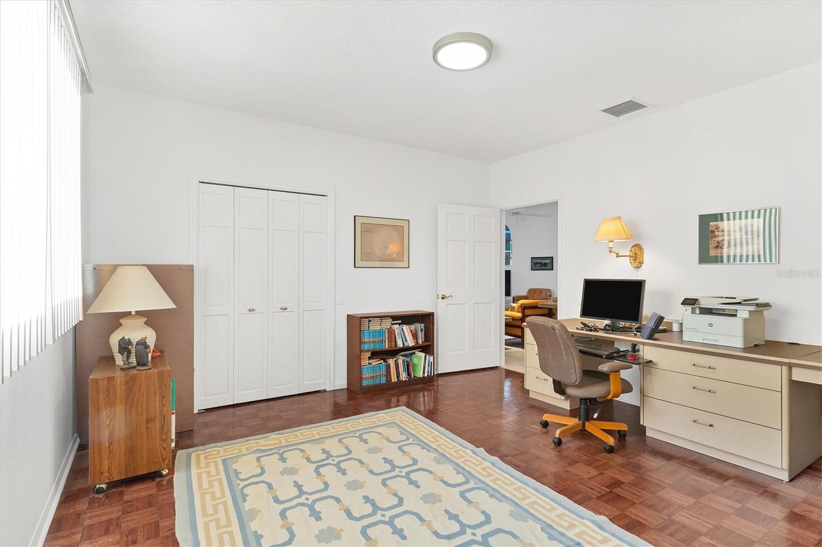 Image 22 of 39 For 8576 Woodbriar Drive