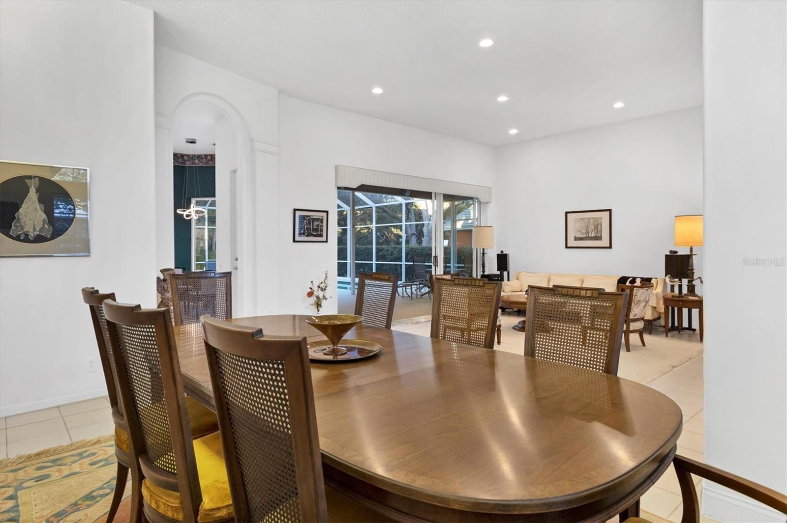 Image 5 of 39 For 8576 Woodbriar Drive