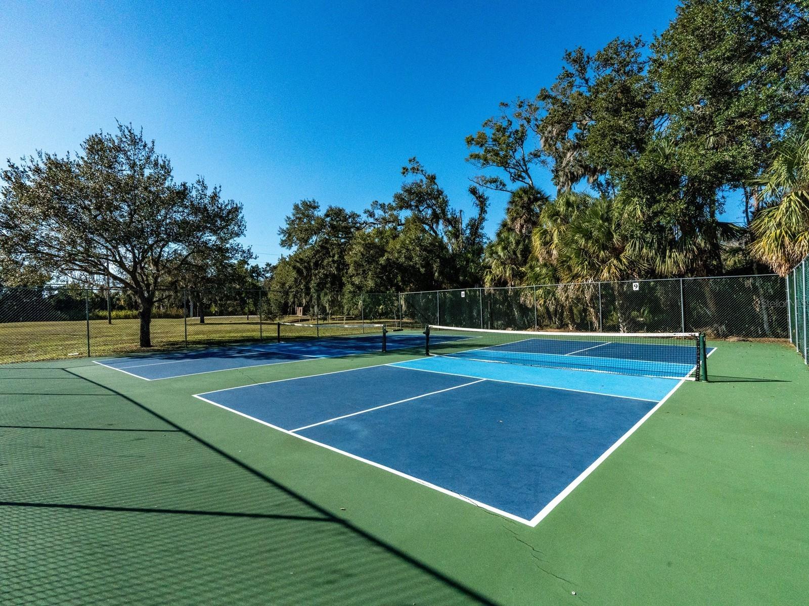 Image 50 of 89 For 5510 Chanteclaire  46