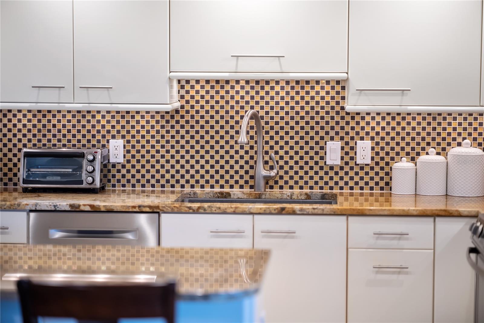 Image 46 of 94 For 1212 Benjamin Franklin Drive 206