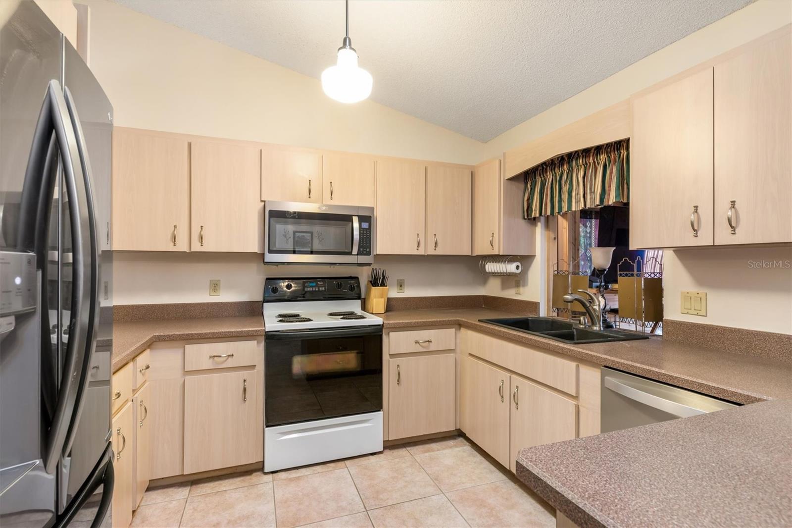 Image 8 of 34 For 11869 Newgate Avenue