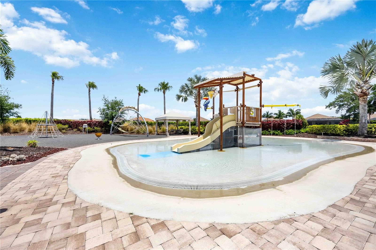 Image 43 of 72 For 13608 Messina Loop 202