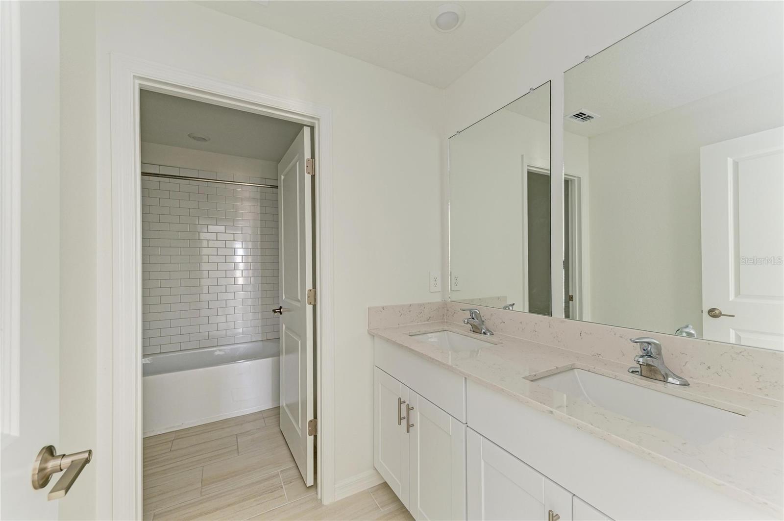 Image 20 of 32 For 13209 Sunset Sapphire Circle