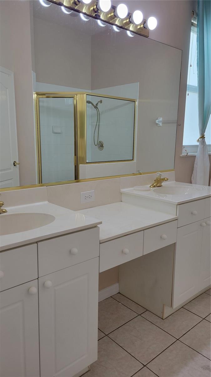 Image 18 of 44 For 6826 Winslow Street