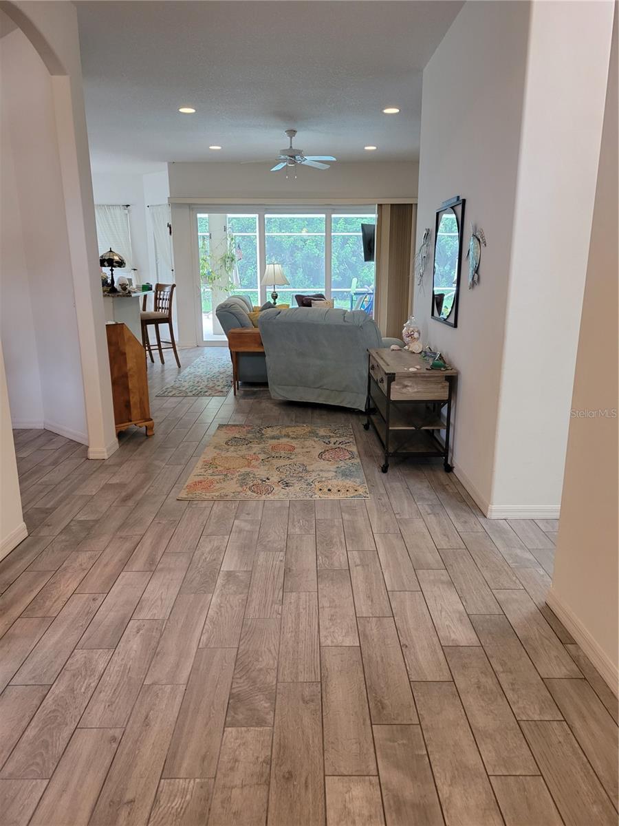 Image 27 of 44 For 6826 Winslow Street