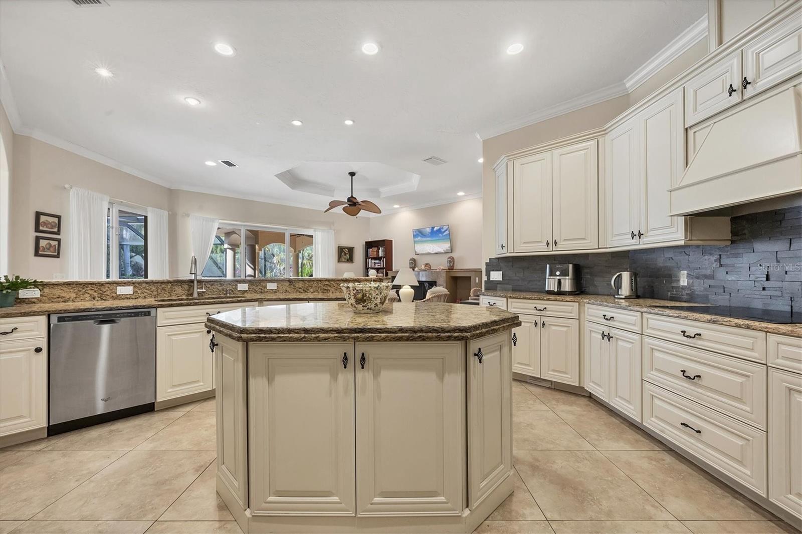 Image 17 of 48 For 793 Vanderbilt Drive