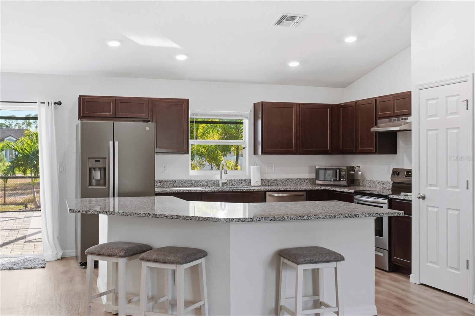 Image 12 of 38 For 2714 22nd Terrace