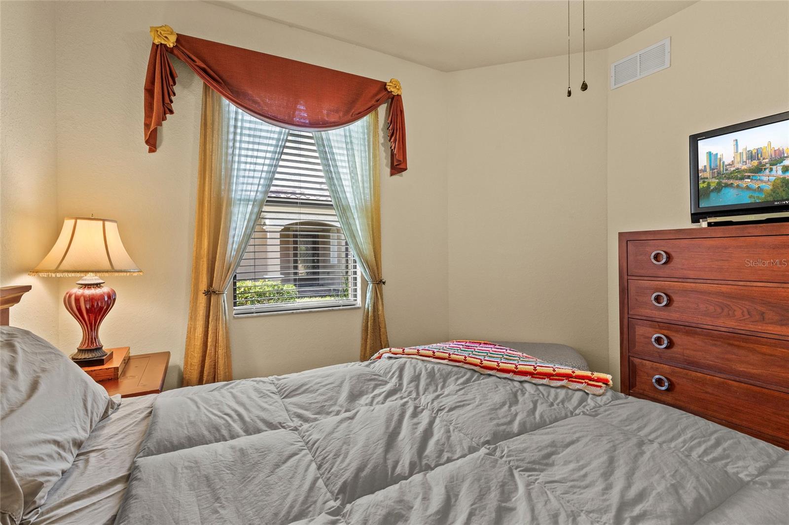 Image 26 of 47 For 6607 Candlestick Drive