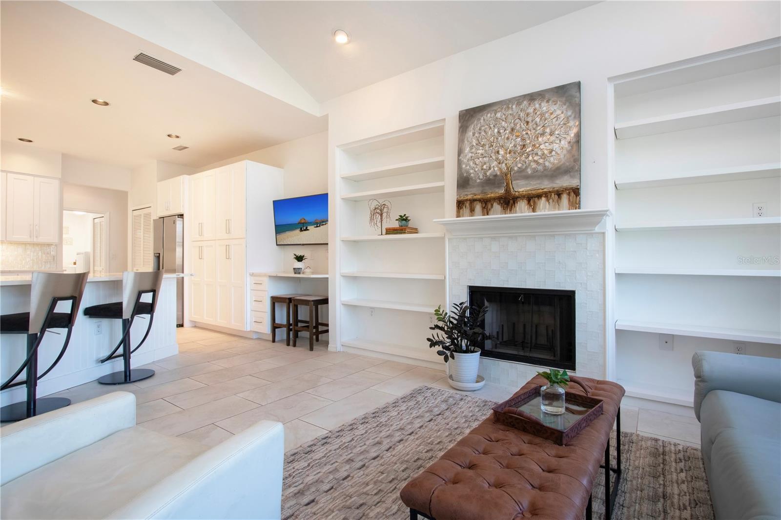 Image 17 of 76 For 8267 Shadow Pine Way