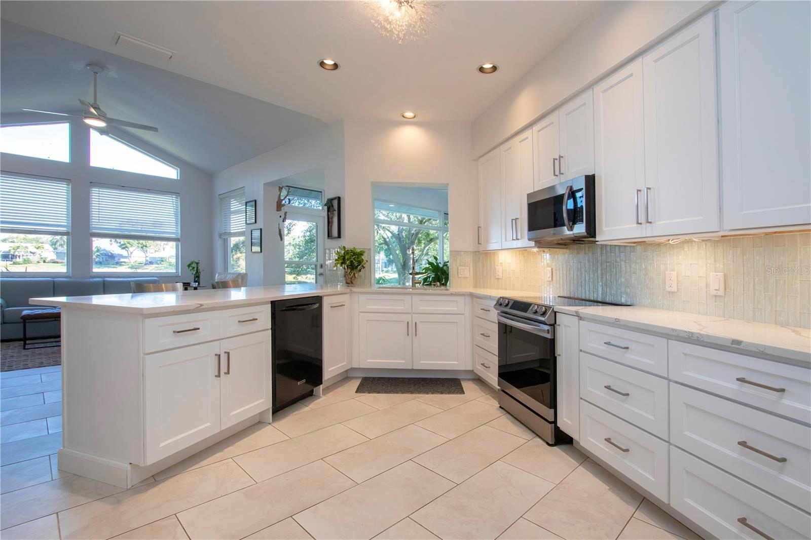 Image 25 of 76 For 8267 Shadow Pine Way