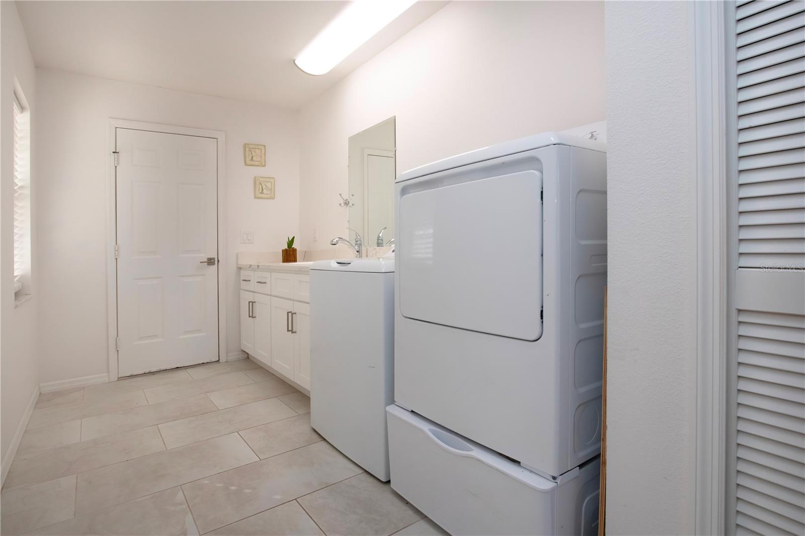 Image 59 of 76 For 8267 Shadow Pine Way