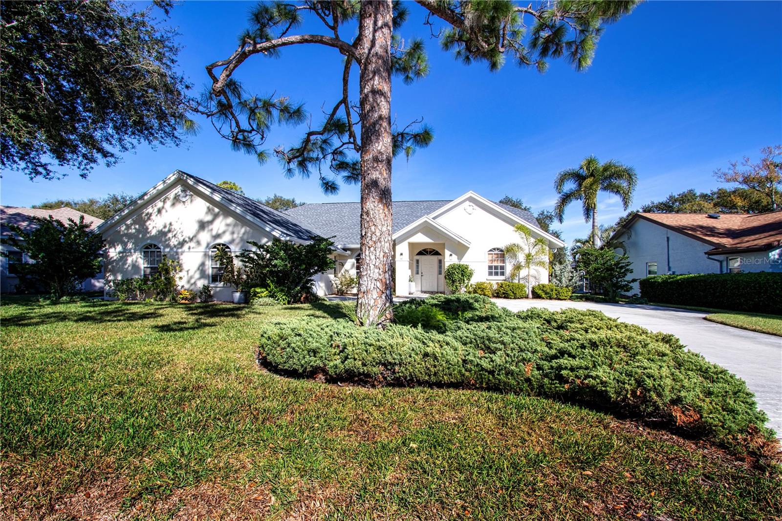 Image 68 of 76 For 8267 Shadow Pine Way