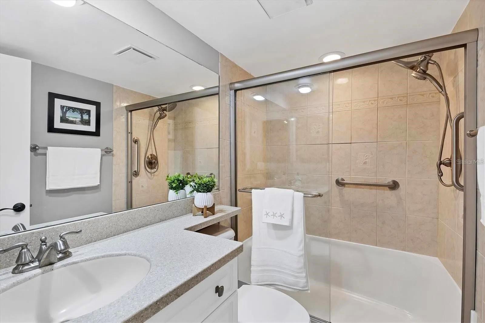 Image 11 of 27 For 1640 Stickney Point Road 40-101