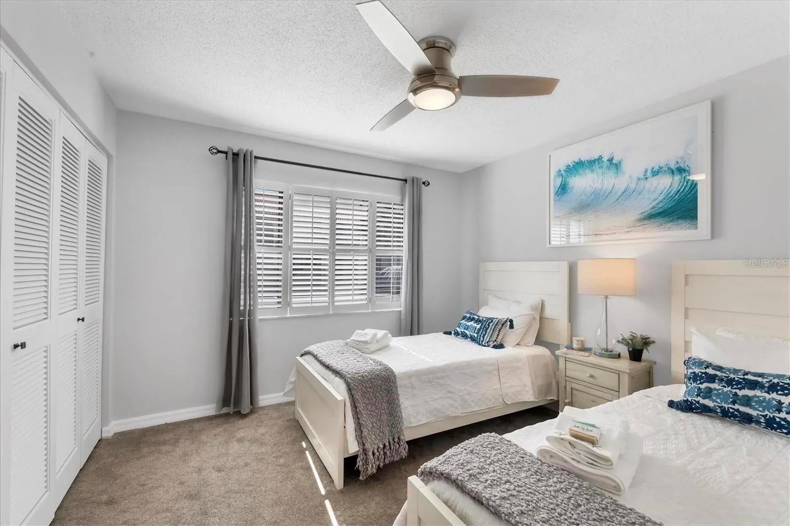 Image 12 of 27 For 1640 Stickney Point Road 40-101