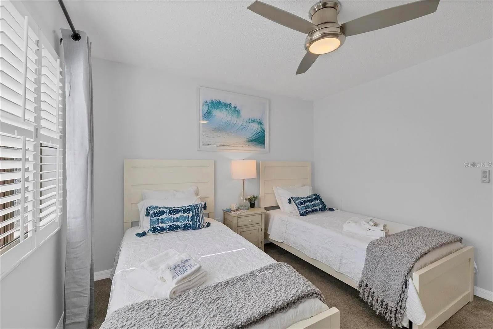 Image 13 of 27 For 1640 Stickney Point Road 40-101