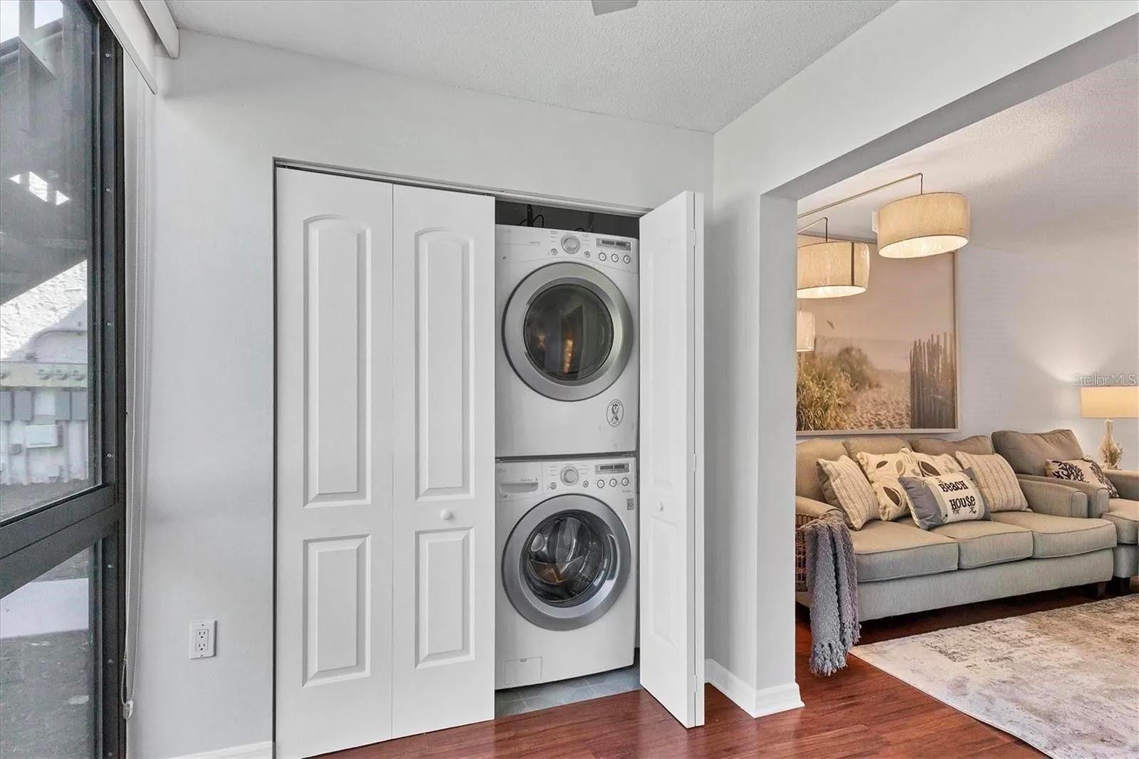 Image 15 of 27 For 1640 Stickney Point Road 40-101