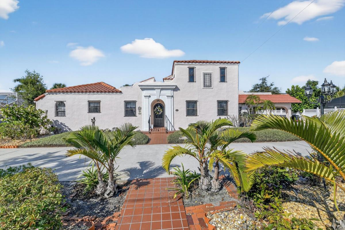 Details for 328 Sorrento Street, VENICE, FL 34285