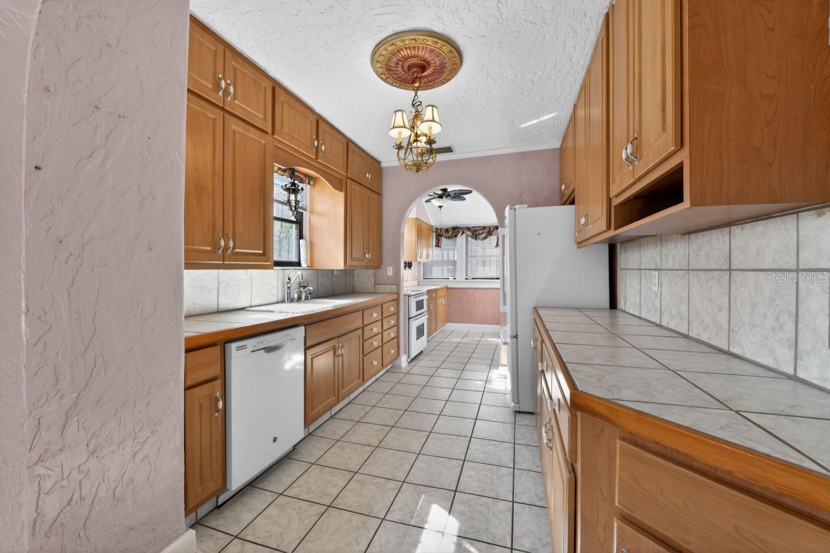 Image 14 of 49 For 328 Sorrento Street