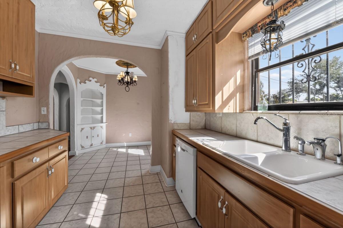 Image 15 of 49 For 328 Sorrento Street