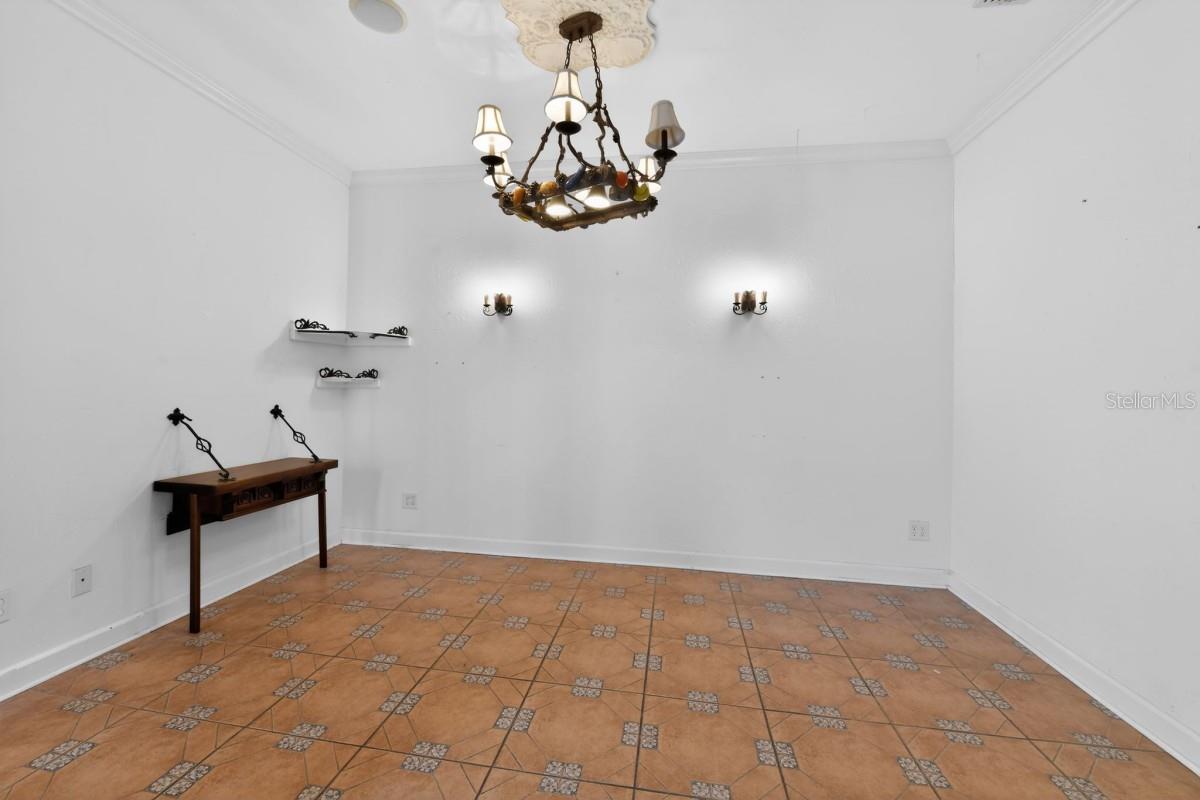 Image 28 of 49 For 328 Sorrento Street