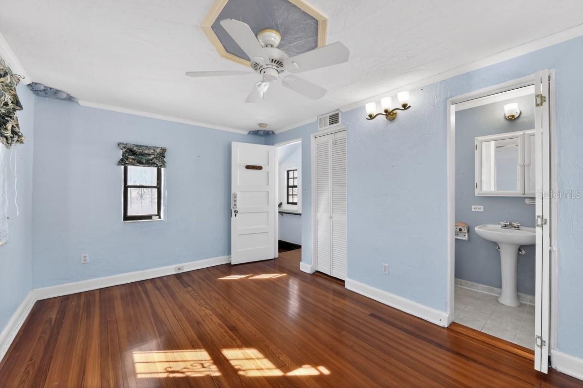 Image 33 of 49 For 328 Sorrento Street