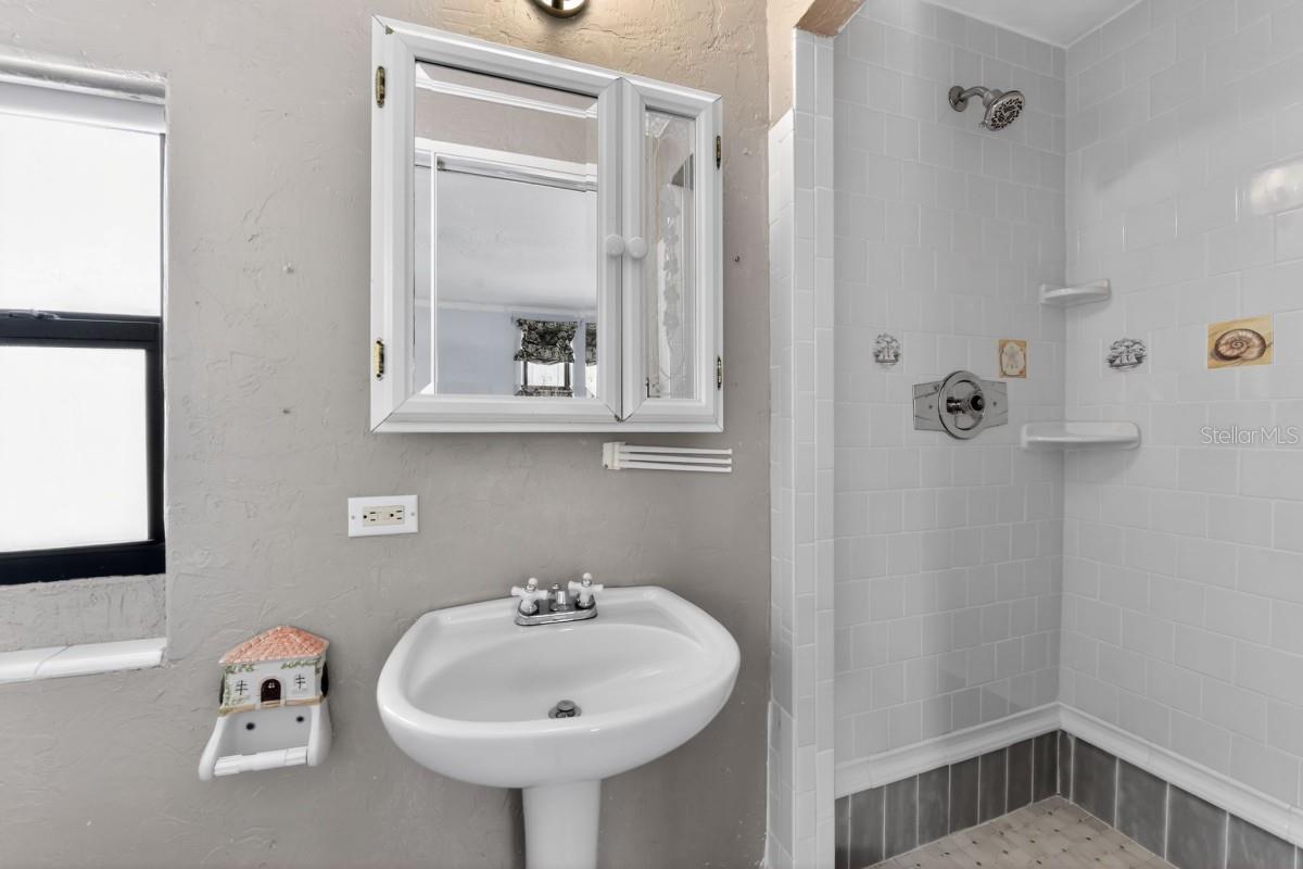 Image 36 of 49 For 328 Sorrento Street