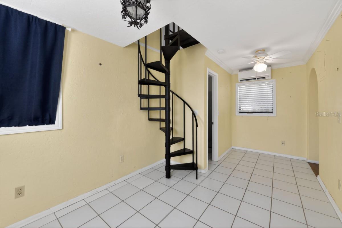 Image 41 of 49 For 328 Sorrento Street