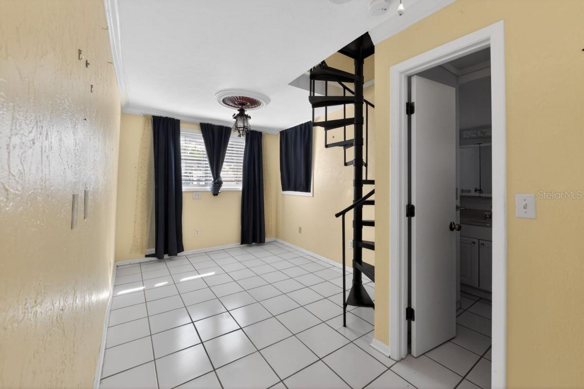 Image 42 of 49 For 328 Sorrento Street