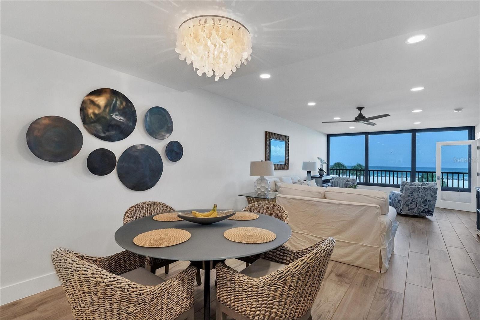 Image 12 of 51 For 5740 Midnight Pass Road 303f