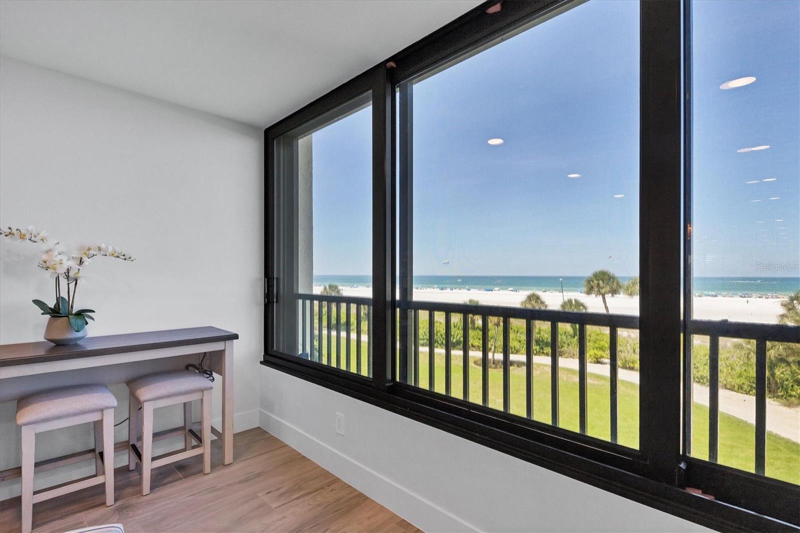 Image 19 of 51 For 5740 Midnight Pass Road 303f