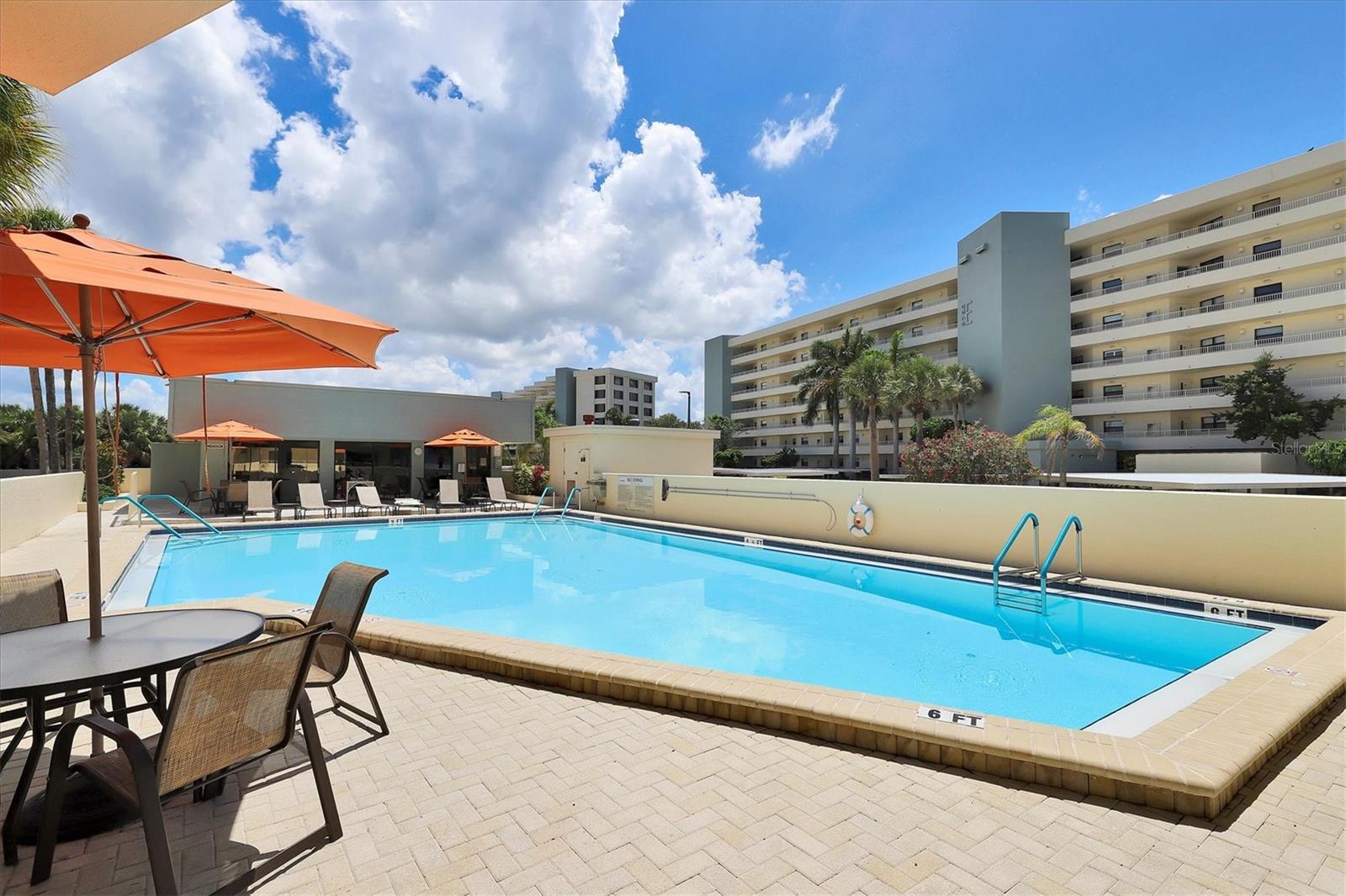 Image 32 of 51 For 5740 Midnight Pass Road 303f