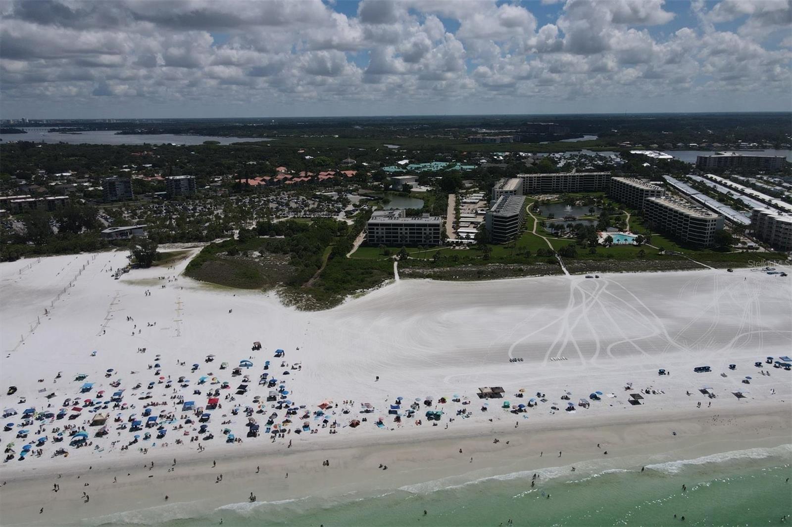 Image 34 of 51 For 5740 Midnight Pass Road 303f