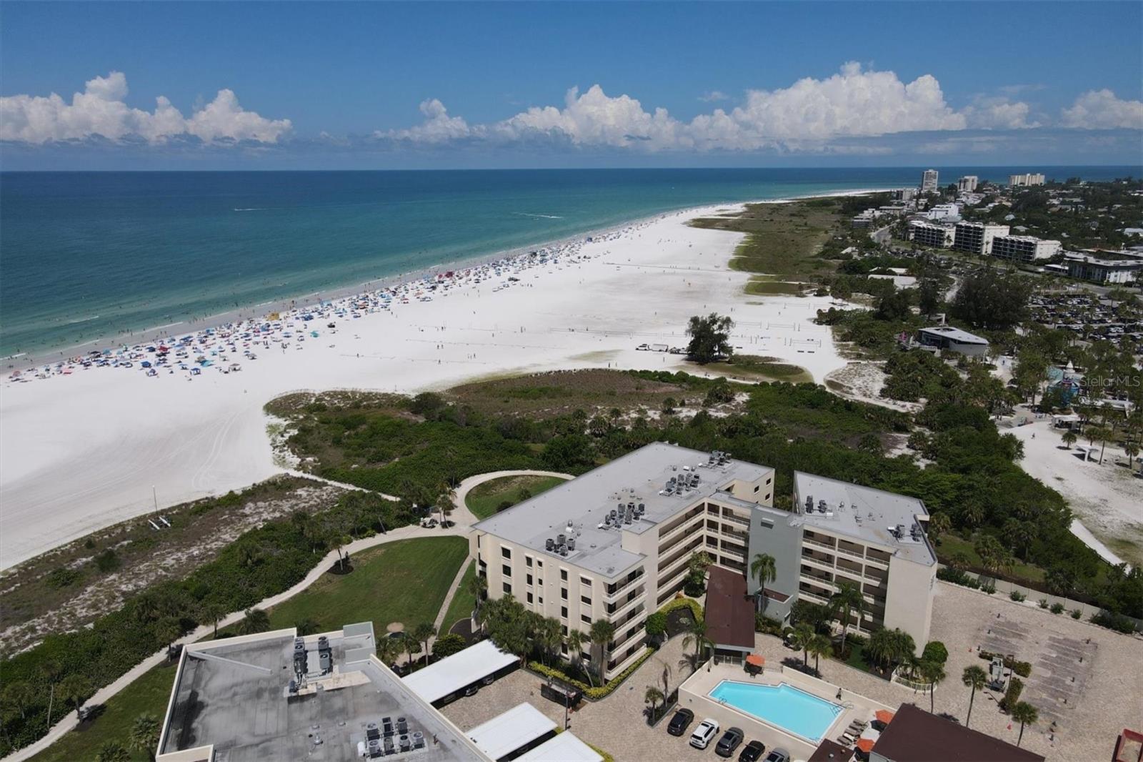 Image 4 of 51 For 5740 Midnight Pass Road 303f