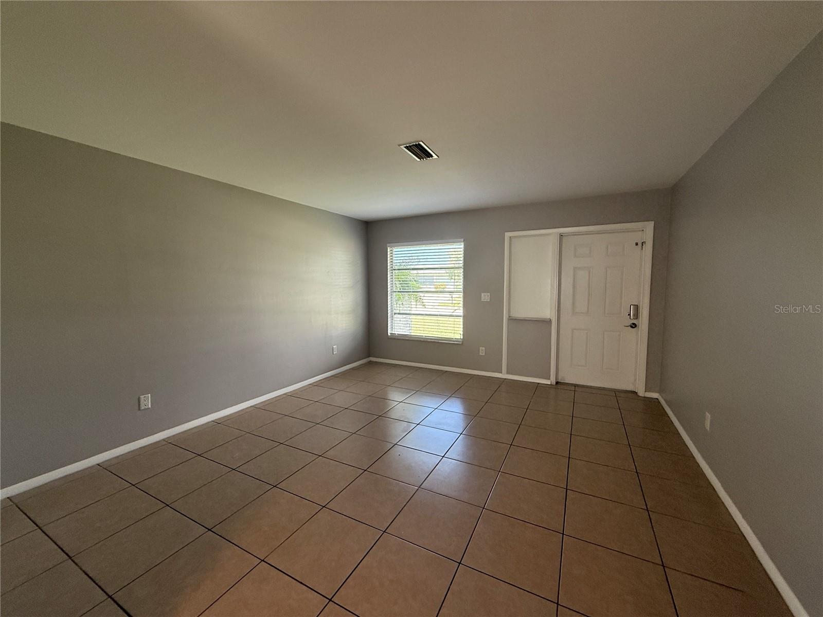 Image 3 of 15 For 474 Briarwood Road