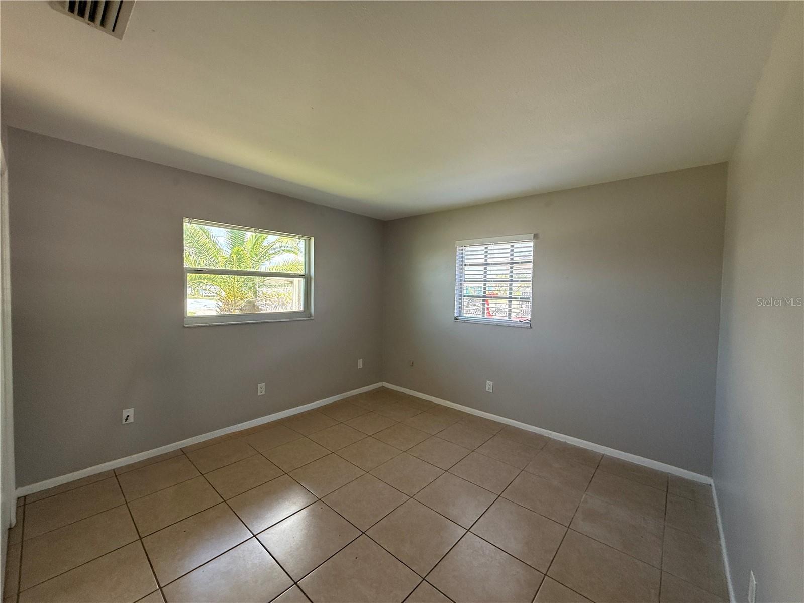 Image 7 of 15 For 474 Briarwood Road